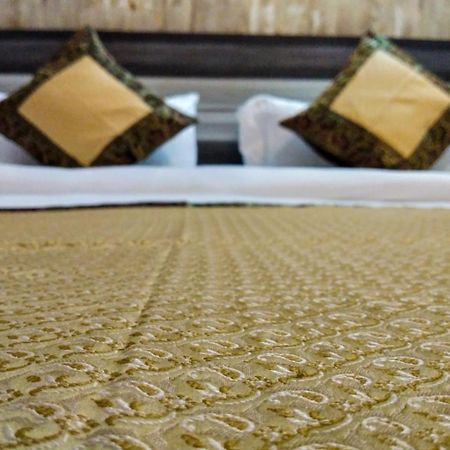Dwivedi Hotels Hotel Elena Váránaszi Kültér fotó