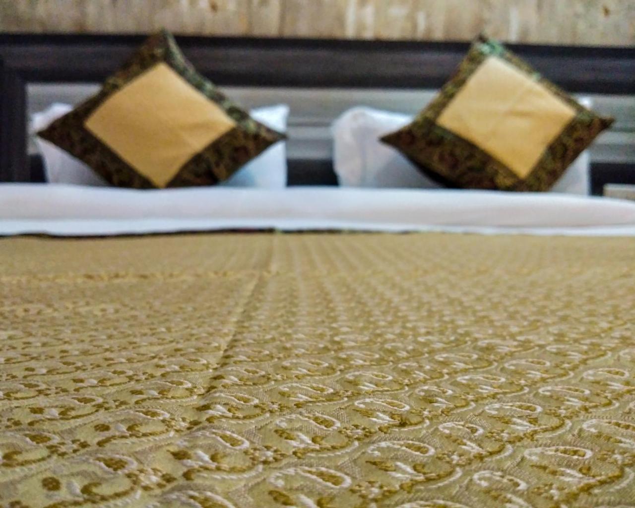 Dwivedi Hotels Hotel Elena Váránaszi Kültér fotó
